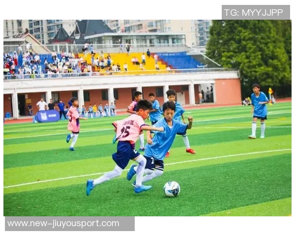 校园足球场地建设与管理探讨促进青少年体育发展的重要性与策略 校园足球场地建设与管理探讨促进青少年体育发展的重要性与策略