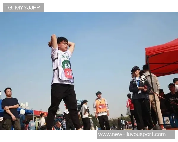 热血足球日本队奋勇争先展现团队精神与拼搏精神的精彩瞬间 热血足球日本队奋勇争先展现团队精神与拼搏精神的精彩瞬间