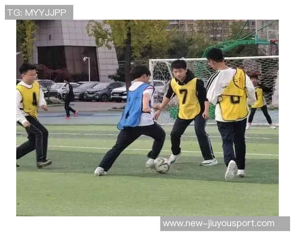 精彩8人足球比赛视频回顾展现团队合作与个人技巧的完美结合