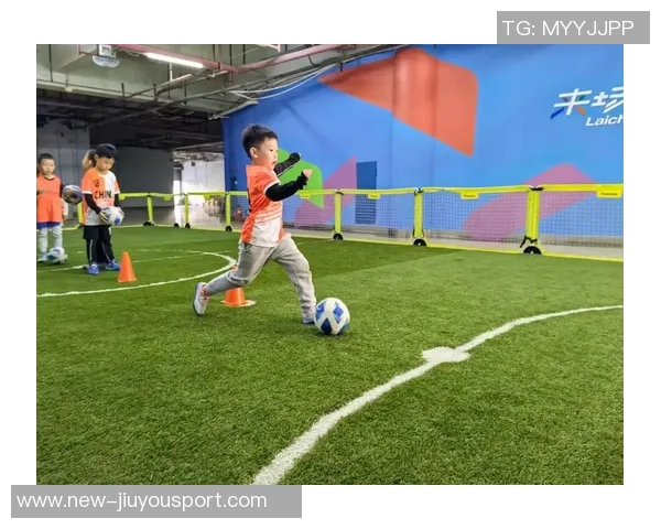 足球不仅是一项运动更是一种生活态度与团队精神的完美结合