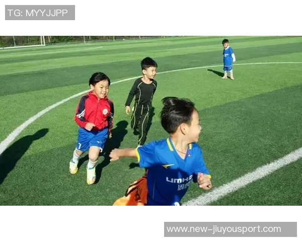 蓝十字足球俱乐部:追逐梦想的绿茵传奇与辉煌历程探秘 蓝十字足球俱乐部:追逐梦想的绿茵传奇与辉煌历程探秘