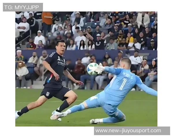 银河足球队球员的风采与成就探讨，揭示他们背后的故事与奋斗历程